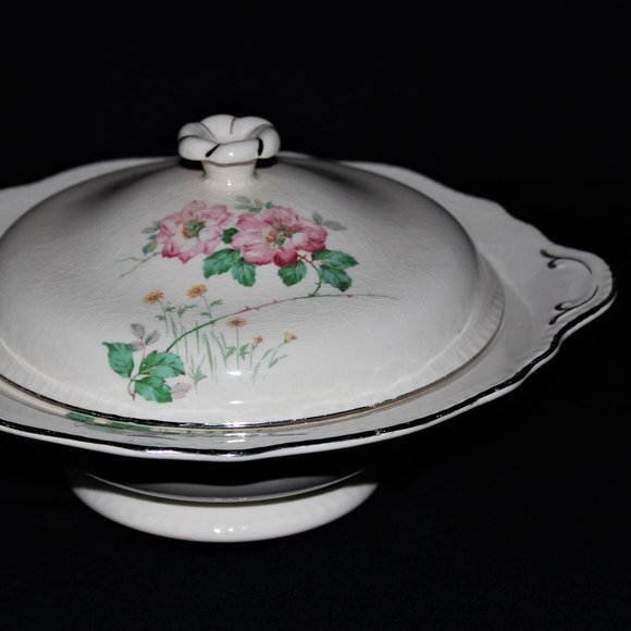 Vintage Homer Laughlin Vegetable Bowl | Scalloped & Footed Serving Bowl With Lid - Picture 4 of 9